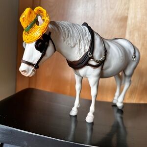 Vintage Breyer Old Timer #200 Alabaster with Hat